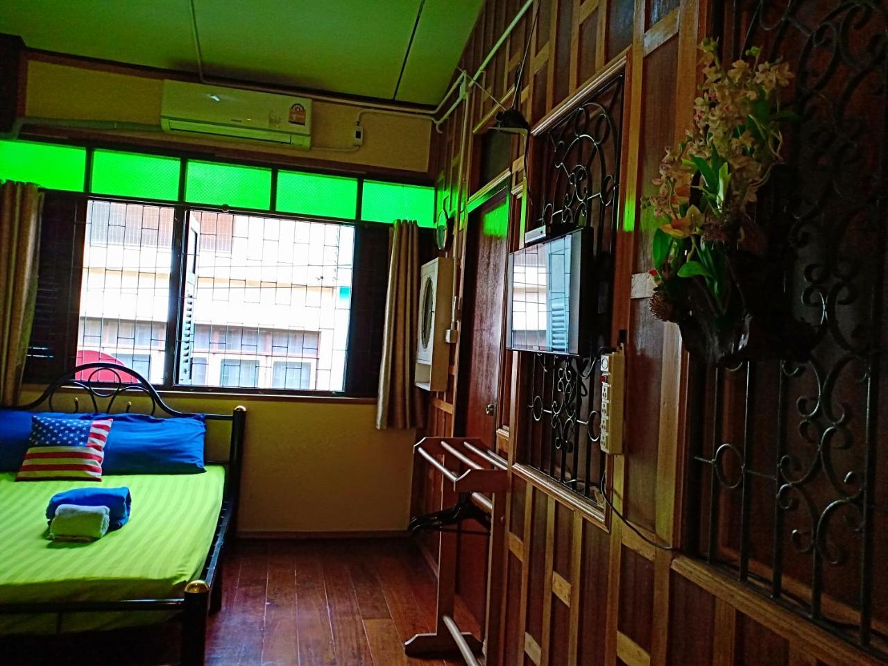 Santo House Hotel Bangkok Ngoại thất bức ảnh